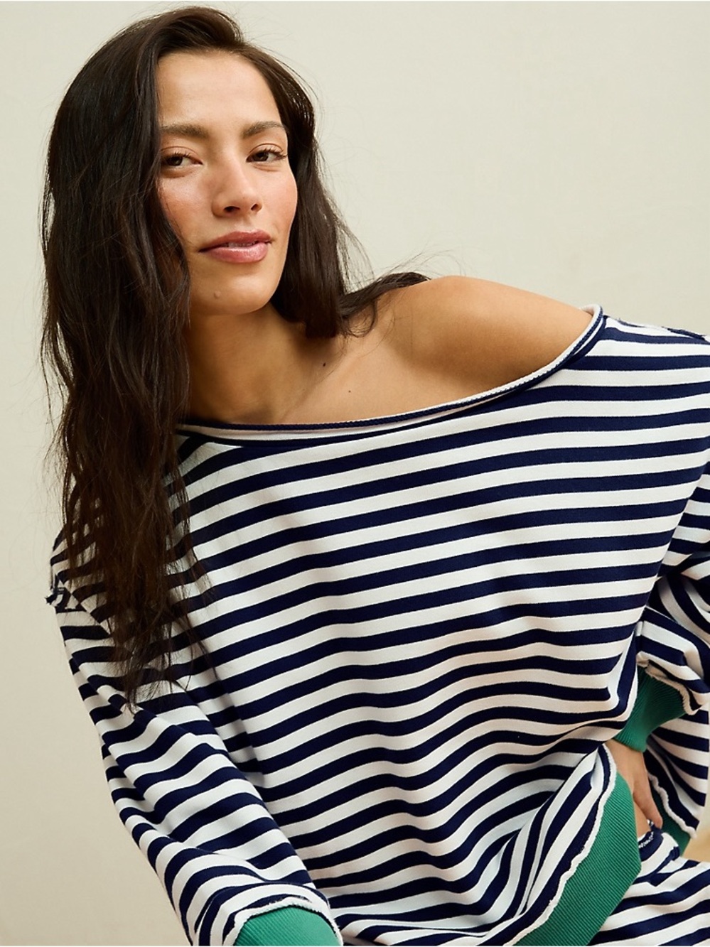 Full set American eagle AE On a Roll Off-the-Shoulder Sweatshirt WITH shorts